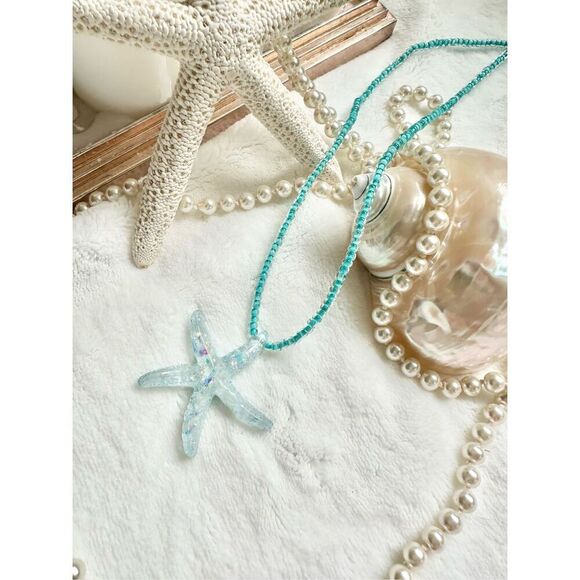Aqua blue Starfish beaded pendant necklace ￼ - Picture 1 of 8